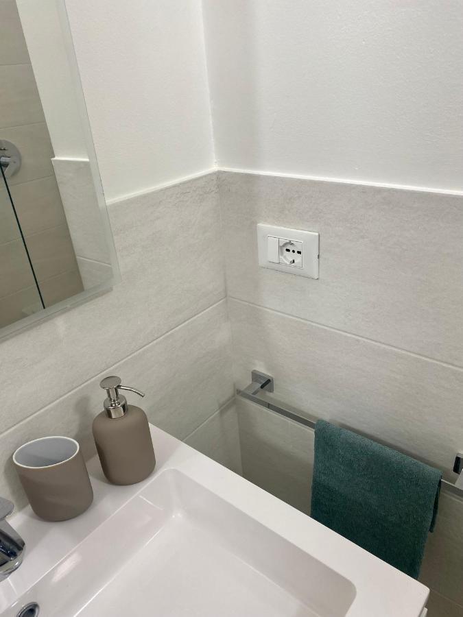 Suite Stresa Milano Centrale 3Pax Wifi Milão Exterior foto