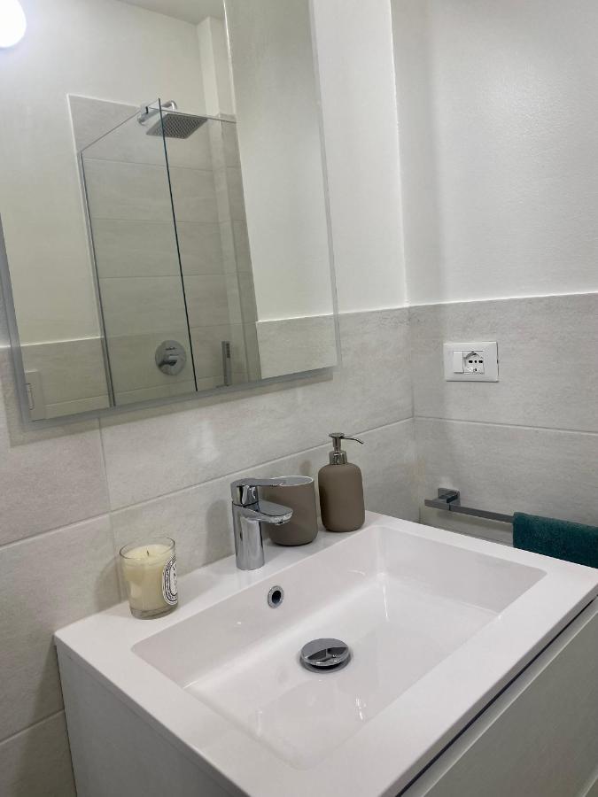 Suite Stresa Milano Centrale 3Pax Wifi Milão Exterior foto